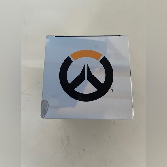 3/25 Overwatch Widowmaker Bundle Backpack Hanger/Figurine - Picture 5 of 9